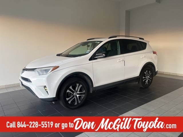 2017 Toyota RAV4 LE FWD photo