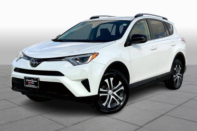 2017 Toyota RAV4 LE FWD photo