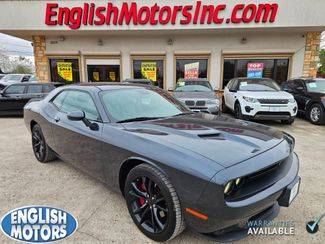 2016 Dodge Challenger SXT Plus RWD photo