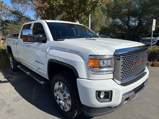 2016 GMC Sierra 2500HD Denali 4WD photo