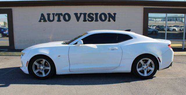 2017 Chevrolet Camaro 1LT RWD photo