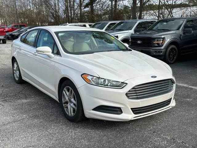 2016 Ford Fusion SE FWD photo