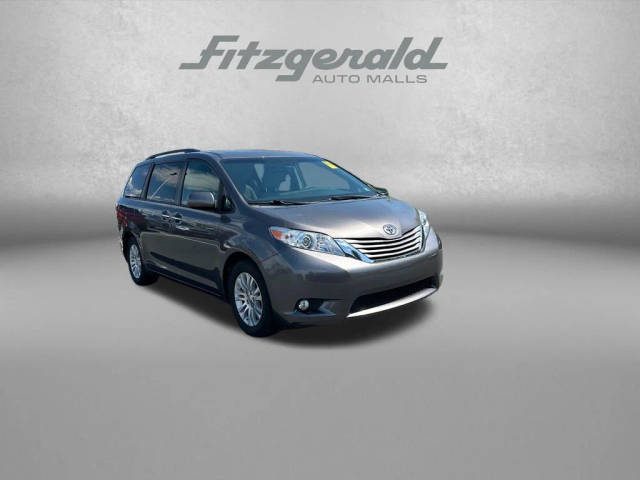 2017 Toyota Sienna XLE FWD photo