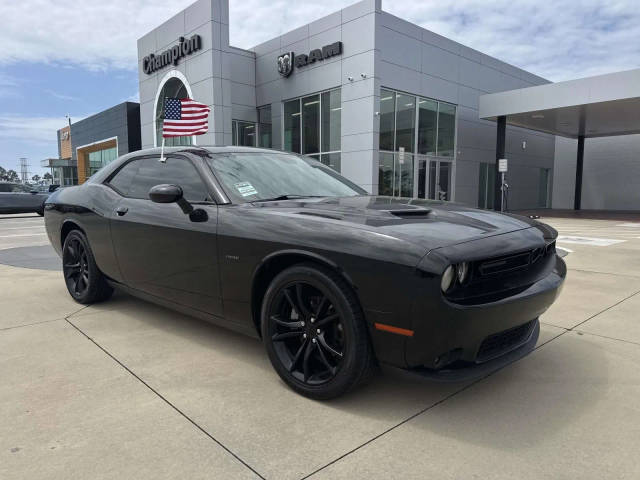 2016 Dodge Challenger R/T RWD photo