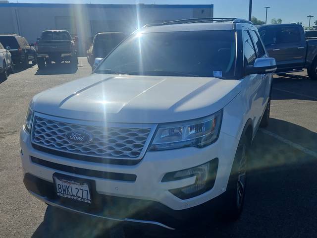 2017 Ford Explorer Platinum 4WD photo