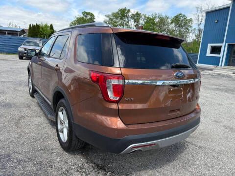 2017 Ford Explorer XLT 4WD photo