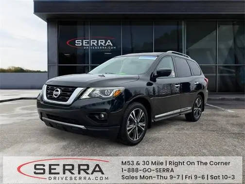 2017 Nissan Pathfinder Platinum FWD photo