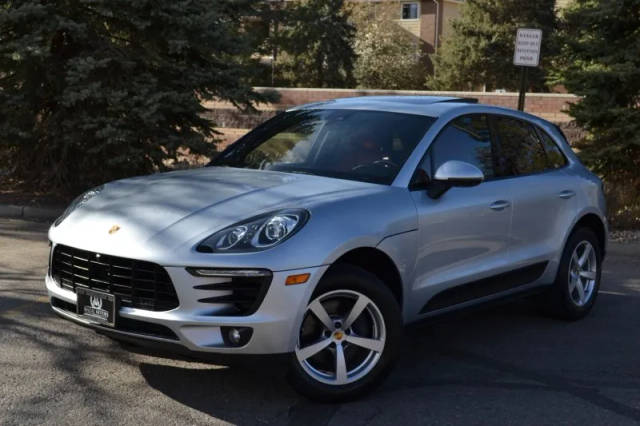 2017 Porsche Macan AWD photo