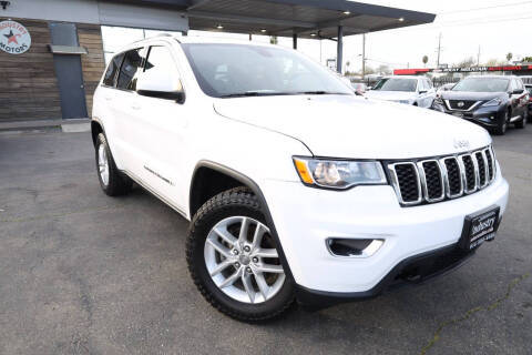 2017 Jeep Grand Cherokee Laredo 4WD photo