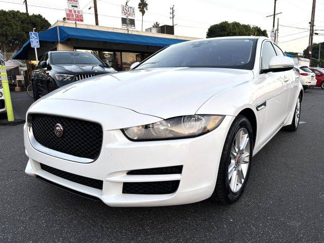 2017 Jaguar XE 25t RWD photo