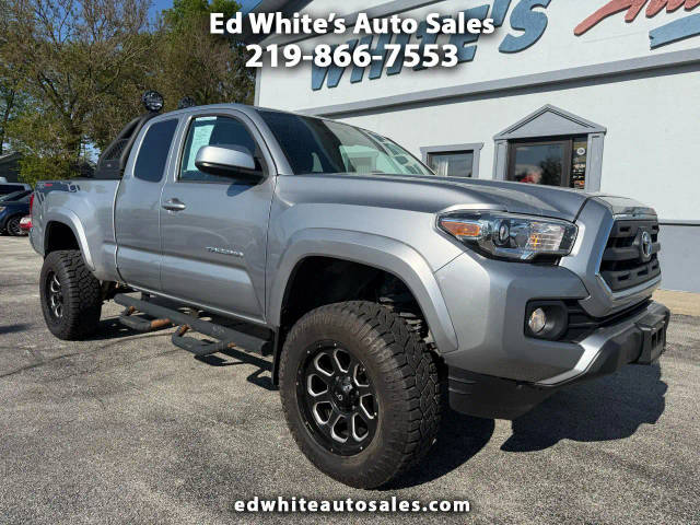 2017 Toyota Tacoma SR5 4WD photo