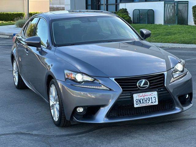 2016 Lexus IS  RWD photo