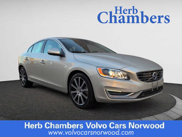2017 Volvo S60 Inscription Platinum AWD photo