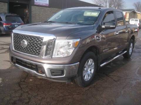 2017 Nissan Titan SV 4WD photo