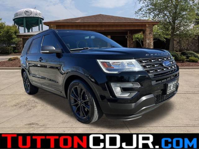 2017 Ford Explorer XLT FWD photo