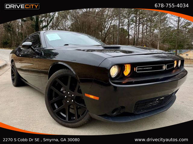 2016 Dodge Challenger SXT RWD photo