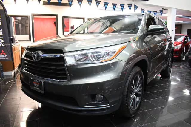 2016 Toyota Highlander XLE AWD photo