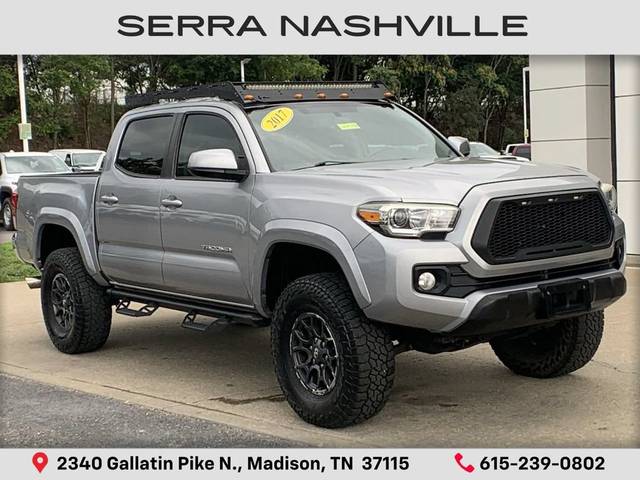 2017 Toyota Tacoma SR5 4WD photo