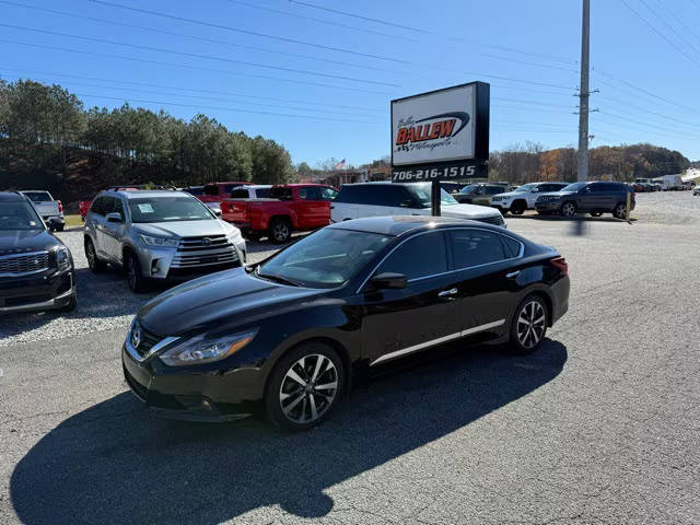 2017 Nissan Altima 2.5 SR FWD photo