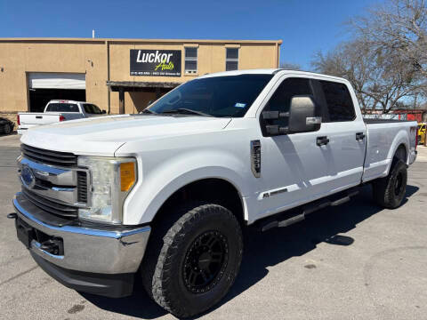 2017 Ford F-250 Super Duty XL 4WD photo