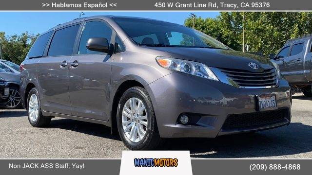 2017 Toyota Sienna XLE Premium FWD photo