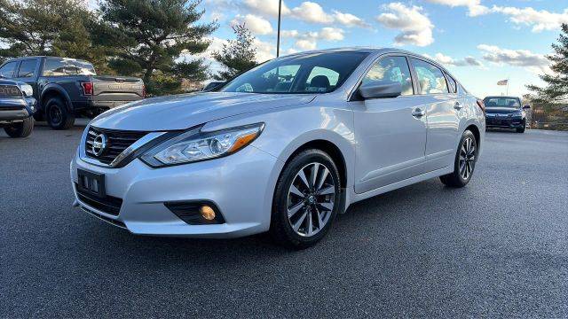 2017 Nissan Altima 2.5 SV FWD photo