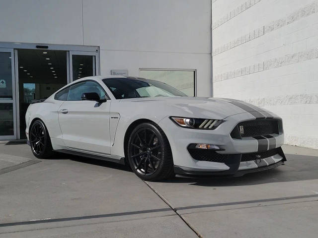 2017 Ford Mustang Shelby GT350 RWD photo