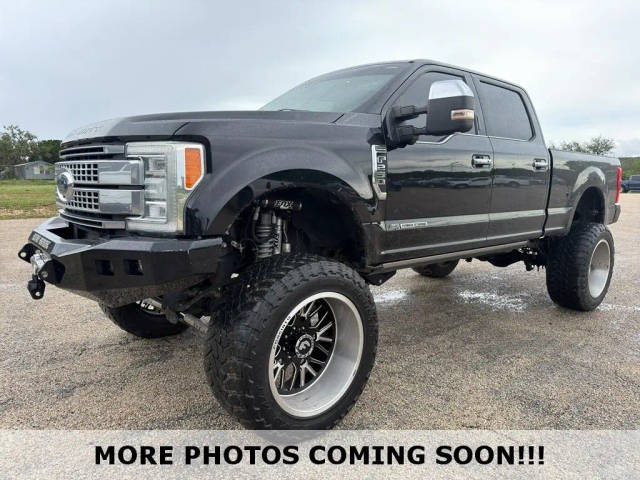 2017 Ford F-250 Super Duty Platinum 4WD photo