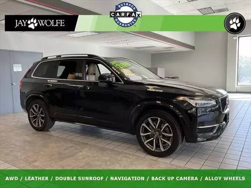 2017 Volvo XC90 Momentum AWD photo