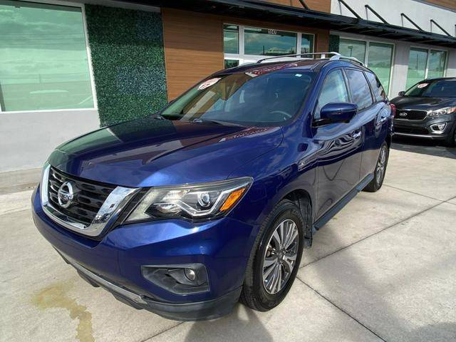 2017 Nissan Pathfinder SL FWD photo