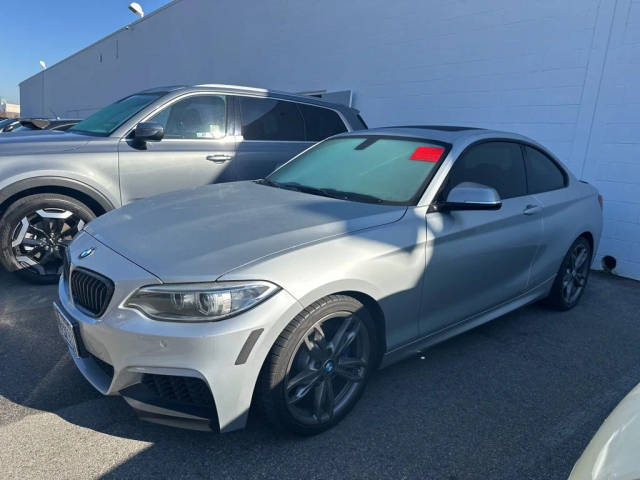 2016 BMW 2 Series M235i RWD photo