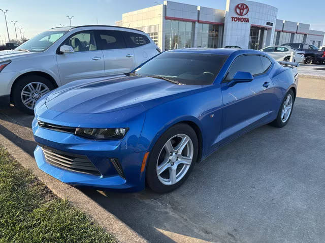 2017 Chevrolet Camaro 1LT RWD photo