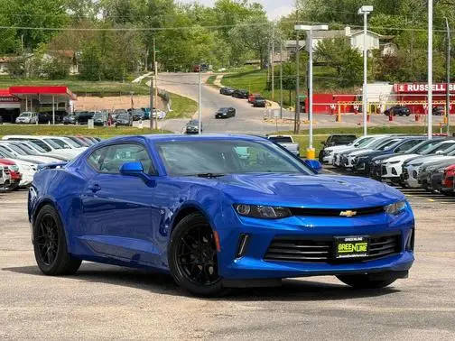 2017 Chevrolet Camaro 1LT RWD photo