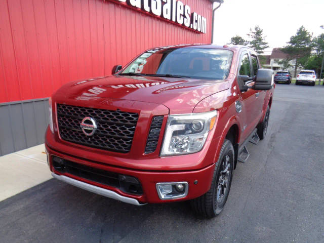 2017 Nissan Titan PRO-4X 4WD photo