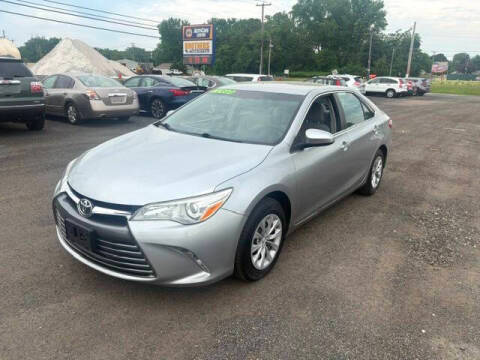 2017 Toyota Camry LE FWD photo
