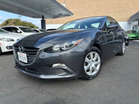 2015 Mazda 3 i Sport FWD photo