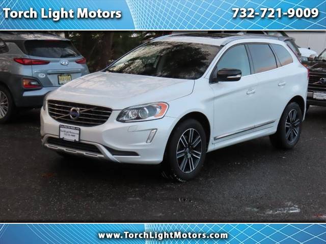 2017 Volvo XC60 Dynamic AWD photo