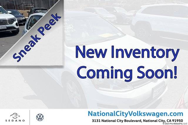 2017 Volkswagen Golf Wolfsburg Edition FWD photo