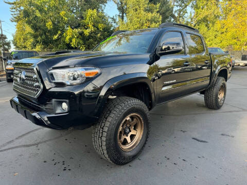 2017 Toyota Tacoma TRD Sport 4WD photo