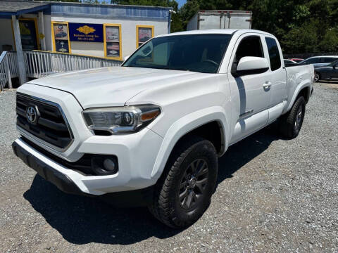 2017 Toyota Tacoma SR5 4WD photo