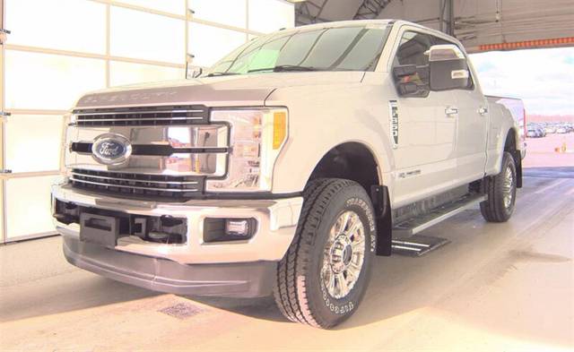 2017 Ford F-350 Super Duty Lariat 4WD photo
