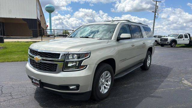 2017 Chevrolet Suburban LT 4WD photo