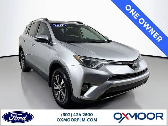 2017 Toyota RAV4 XLE FWD photo