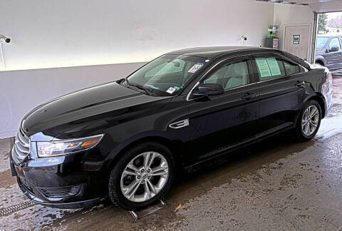 2016 Ford Taurus SE FWD photo