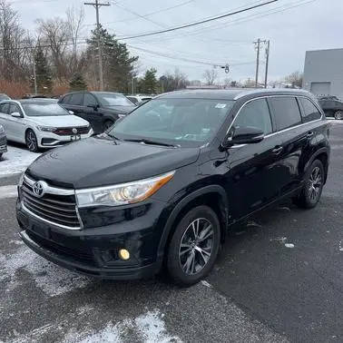 2016 Toyota Highlander XLE AWD photo
