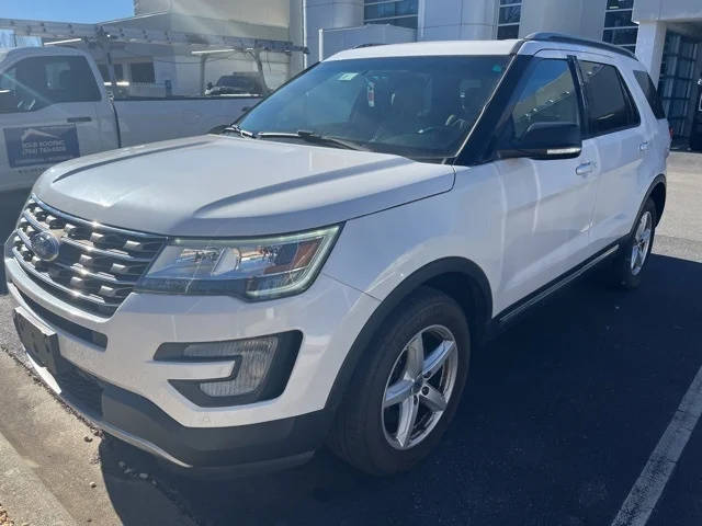 2017 Ford Explorer XLT 4WD photo