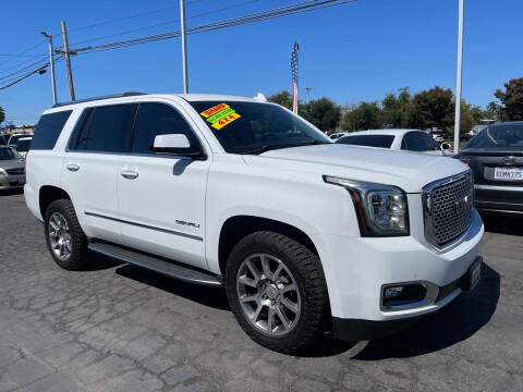 2015 GMC Yukon Denali 4WD photo