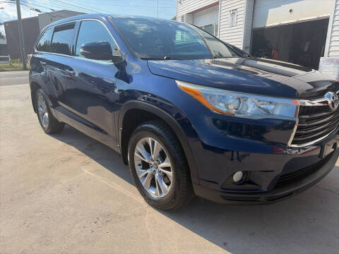 2016 Toyota Highlander LE Plus AWD photo