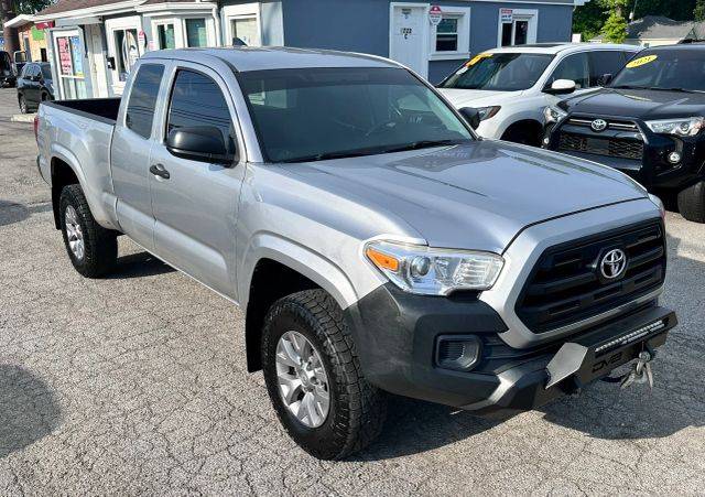 2017 Toyota Tacoma SR 4WD photo
