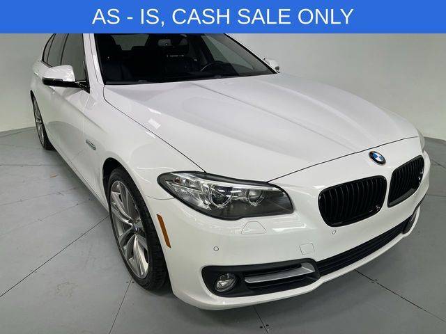 2016 BMW 5 Series 528i RWD photo
